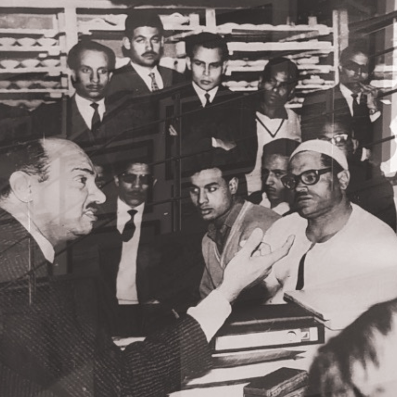 Fathy Mahmoud meeting with his employees